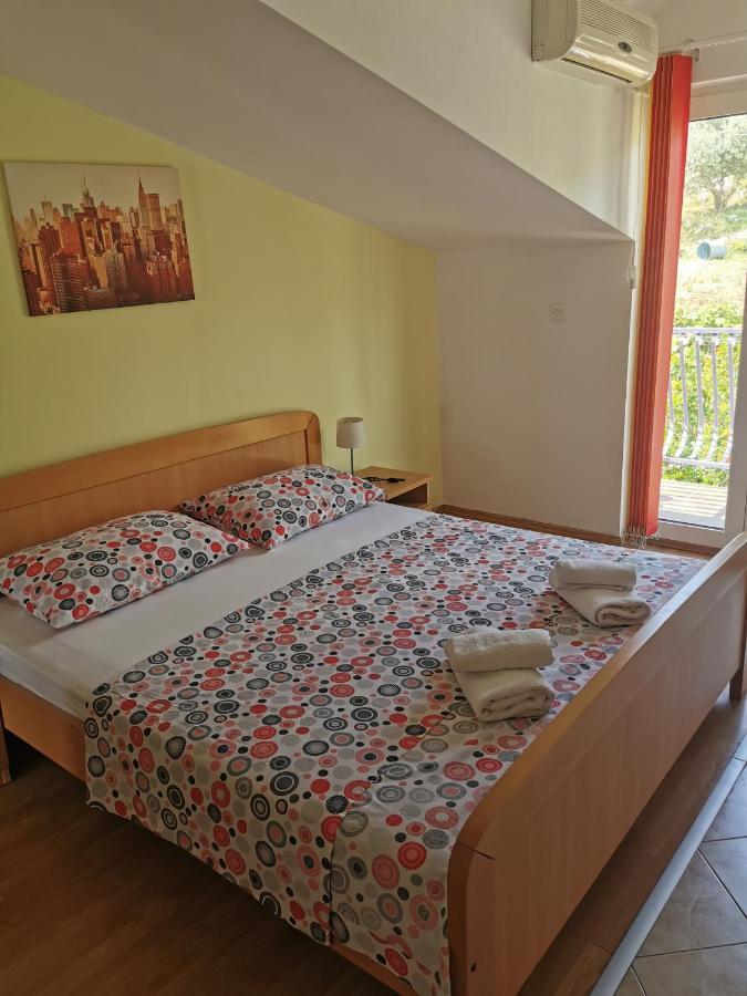 Apartmani "Ivan" Marina Exterior foto