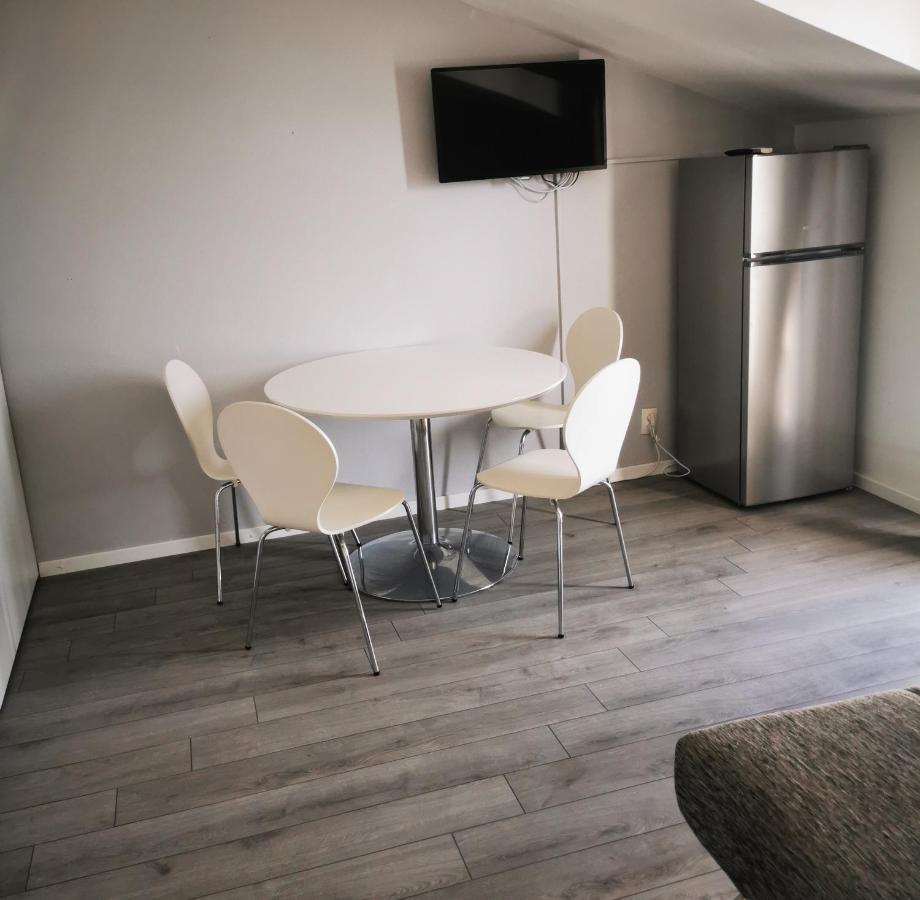 Apartmani "Ivan" Marina Exterior foto