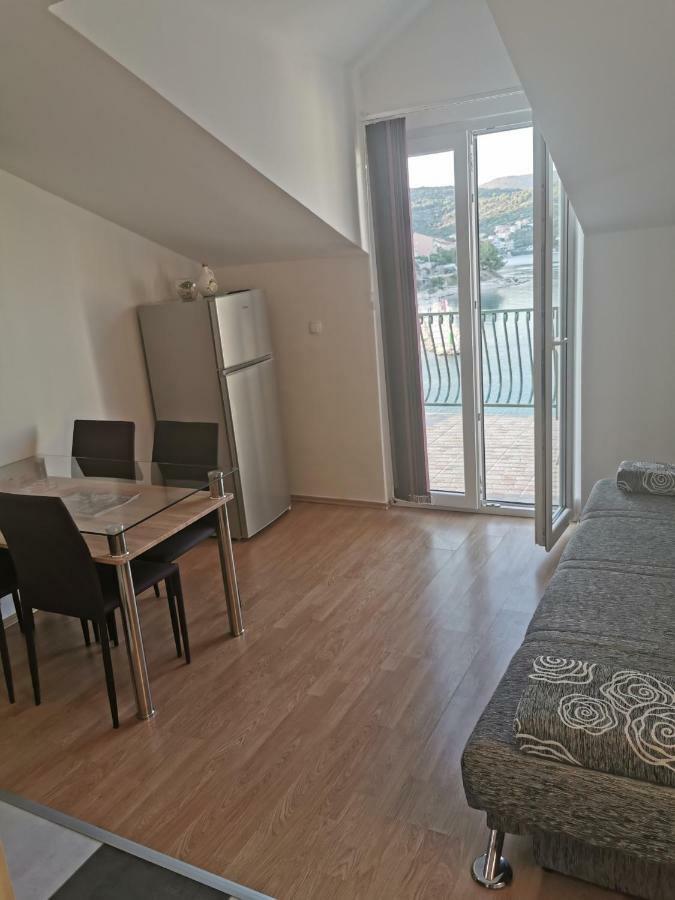 Apartmani "Ivan" Marina Exterior foto